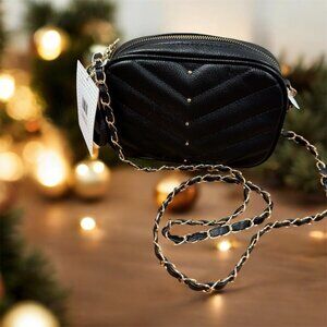 GC Design,Woman,Small Purse,Black,Gold Chain,Zipper,Pockets,Shoulder.!